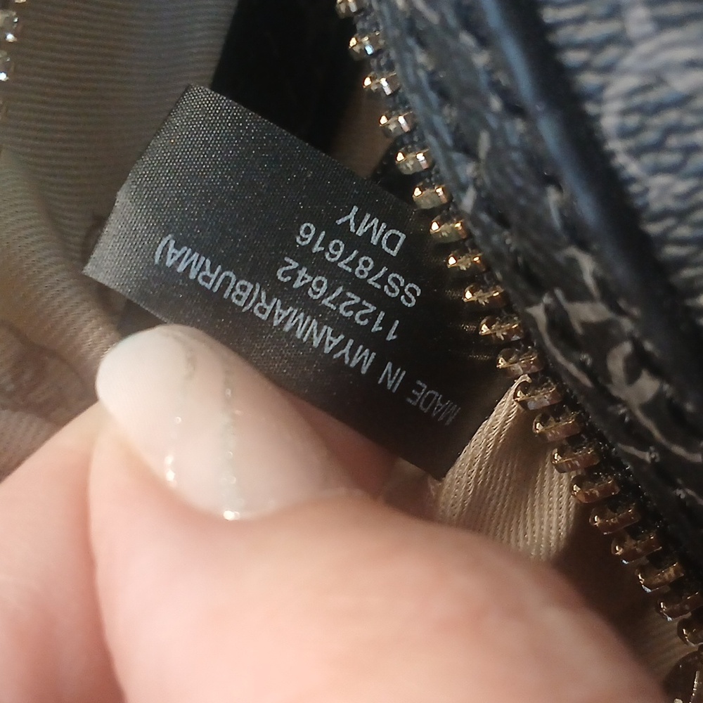New Wo Tags GUESS Black and Red Women's Handbag - Picture 15 of 15